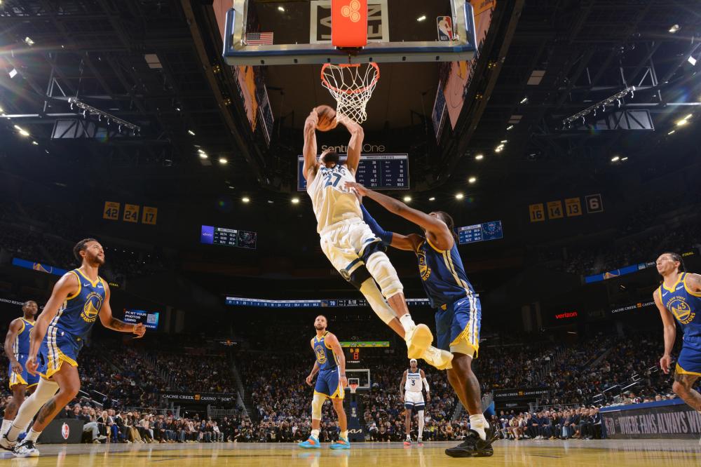 在接到队友 在接到队友